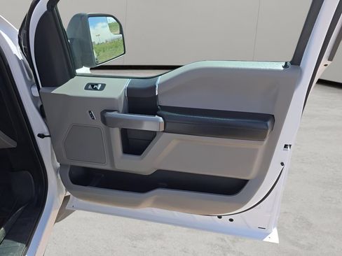 Used 2019 Ford F150 XLT w/ Trailer Tow Package AWD/4WD image 34