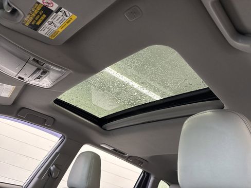 Used 2019 Toyota Highlander XLE image 17