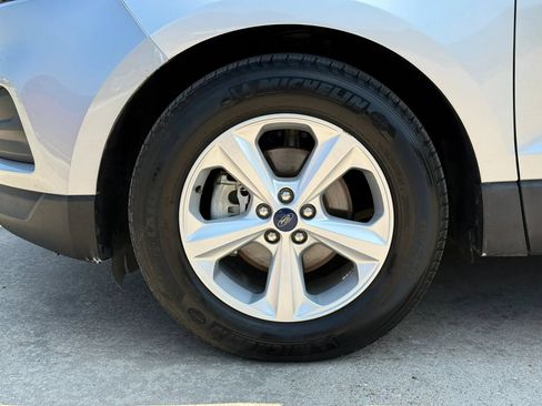 Used 2020 Ford Edge SE FWD image 12