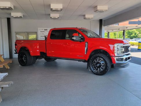 Used 2024 Ford F450 Lariat w/ Lariat Ultimate Package AWD/4WD image 2