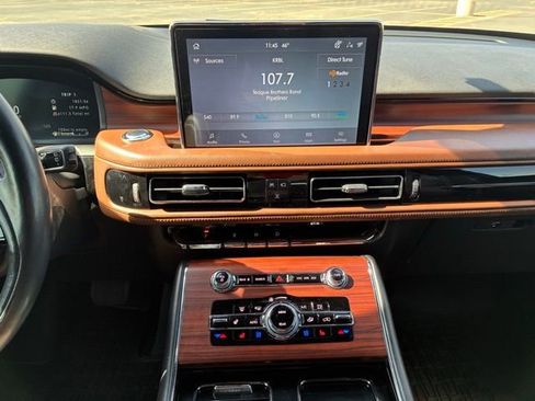 Used 2023 Lincoln Aviator Reserve w/ Equipment Group 201A image 25