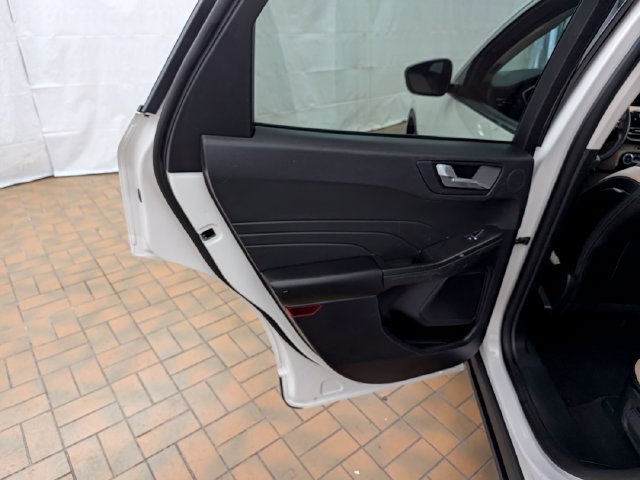 Certified 2022 Ford Escape SEL w/ Technology Package AWD/4WD image 17