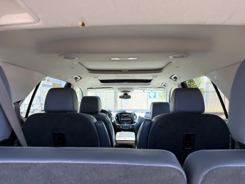 Used 2019 Chevrolet Traverse Premier w/ Driver Confidence II Package FWD image 17