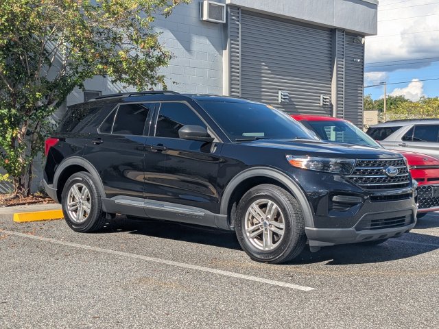 Used 2023 Ford Explorer XLT RWD image 4