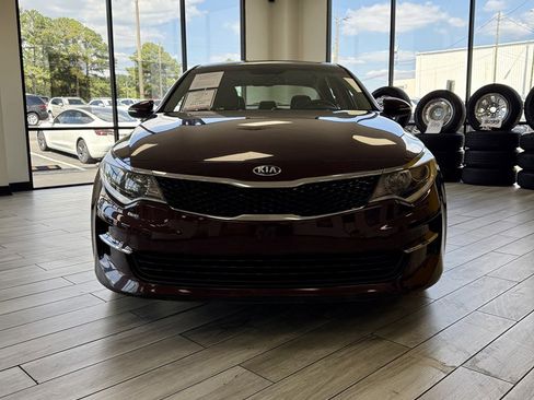 Used 2016 Kia Optima LX w/ LX Convenience Package image 2