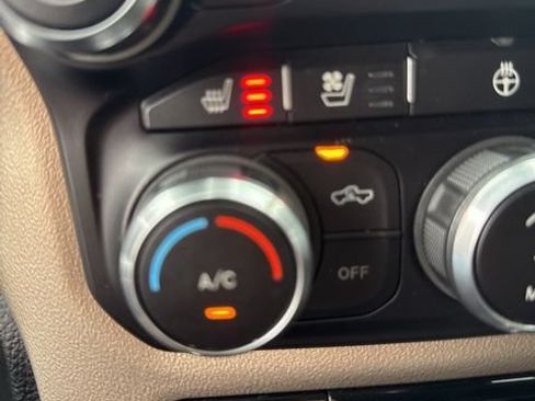 Used 2019 RAM 1500 Laramie AWD/4WD image 29