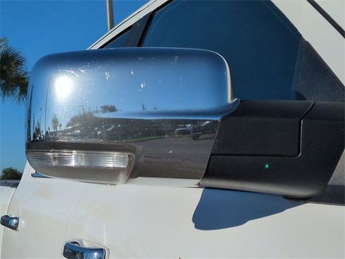 Used 2018 RAM 1500 Laramie Longhorn w/ Longhorn Southfork Package image 12