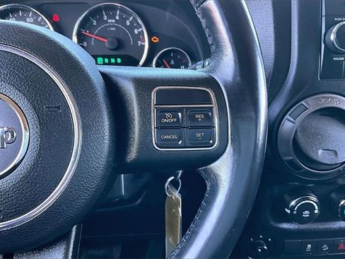 Used 2018 Jeep Wrangler Unlimited Sport S image 12