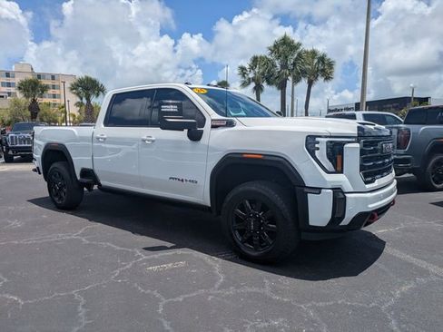 Used 2024 GMC Sierra 2500 AT4 w/ AT4 Premium Plus Package AWD/4WD image 2
