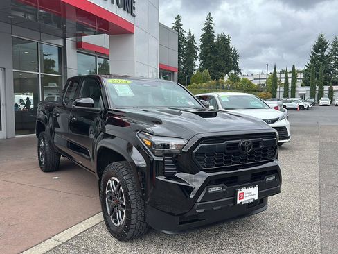 Certified 2024 Toyota Tacoma TRD Sport w/ TRD Sport Upgrade Package AWD/4WD image 8