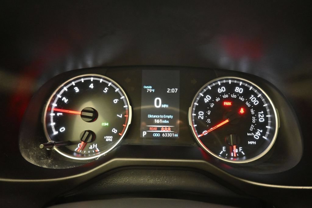Used 2019 Toyota RAV4 LE FWD image 15
