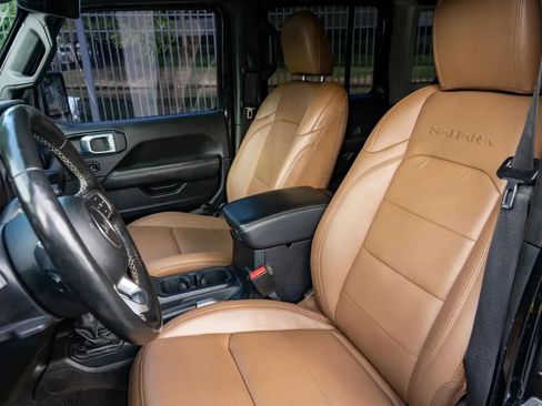 Used 2021 Jeep Wrangler Unlimited Sahara AWD/4WD image 11
