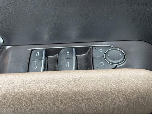 Used 2024 GMC Canyon Denali image 26