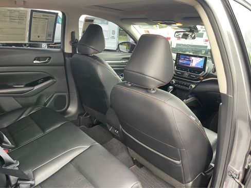 Used 2024 Nissan Altima 2.5 SR w/ SR Premium Package FWD image 23