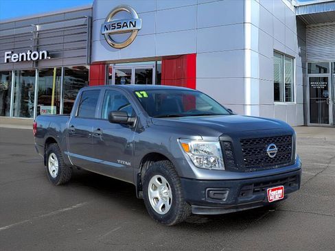 Used 2017 Nissan Titan S image 1