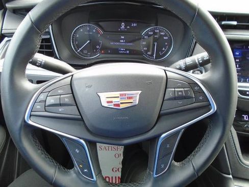 Used 2024 Cadillac XT5 Luxury w/ LPO, Floor Liner Package AWD/4WD image 8