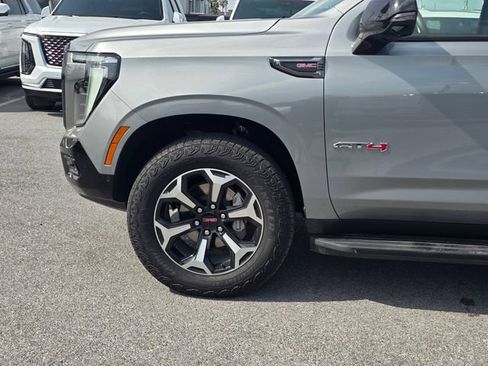 Used 2026 GMC Yukon AT4 AWD/4WD image 10