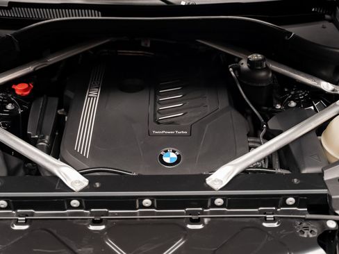 Used 2023 BMW X6 xDrive40i w/ M Sport Package image 75