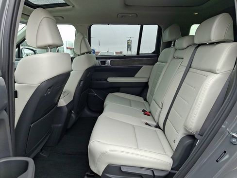 Used 2024 Hyundai Santa Fe Limited AWD/4WD image 10