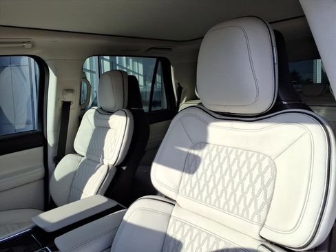 Used 2024 Lincoln Navigator Black Label image 13