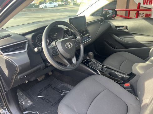 Used 2022 Toyota Corolla LE image 12