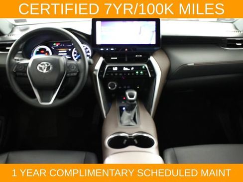 Used 2024 Toyota Venza XLE AWD/4WD image 12