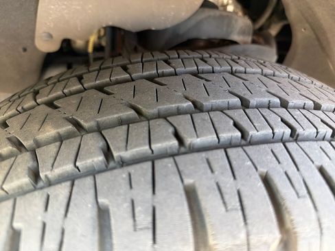 Used 2020 Ford Expedition XLT w/ Equipment Group 202A RWD image 17