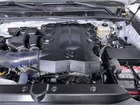 Used 2018 Toyota 4Runner SR5 image 30