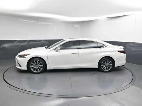 Used 2021 Lexus ES 350 w/ Premium Package image 2