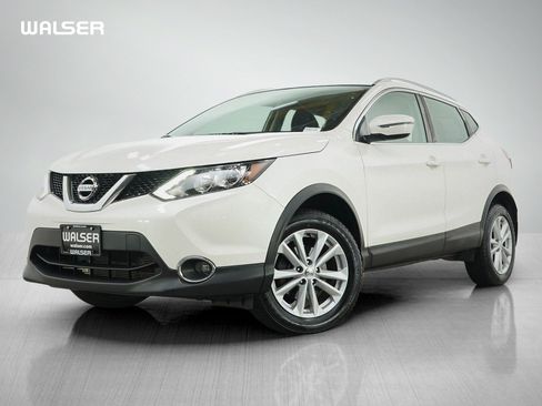 Used 2017 Nissan Rogue Sport SV w/ SV All-Weather Package AWD/4WD image 1