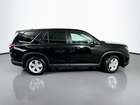 Used 2023 Honda Pilot LX image 8