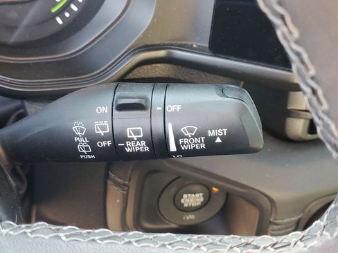 Used 2025 Jeep Wrangler Unlimited Sahara AWD/4WD image 25