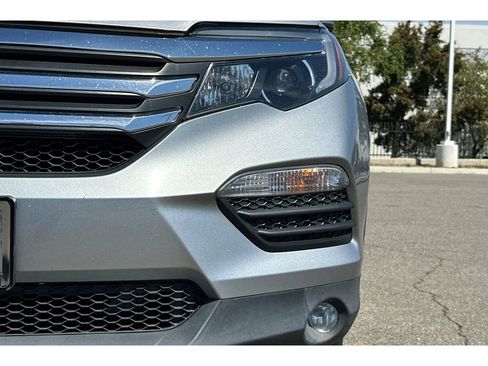 Used 2018 Honda Pilot EX image 9