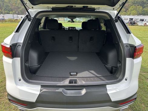 New 2025 Chevrolet Blazer LT w/ Midnight/Sport Edition image 24