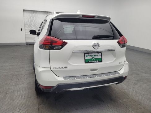 Used 2017 Nissan Rogue SV image 6