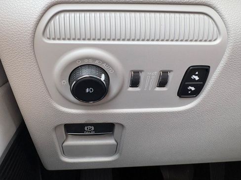 Used 2024 Jeep Wagoneer 4WD w/ Premium Group I image 40