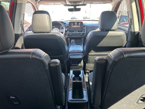 Certified 2023 Nissan Pathfinder SL w/ SL Premium Package FWD image 24
