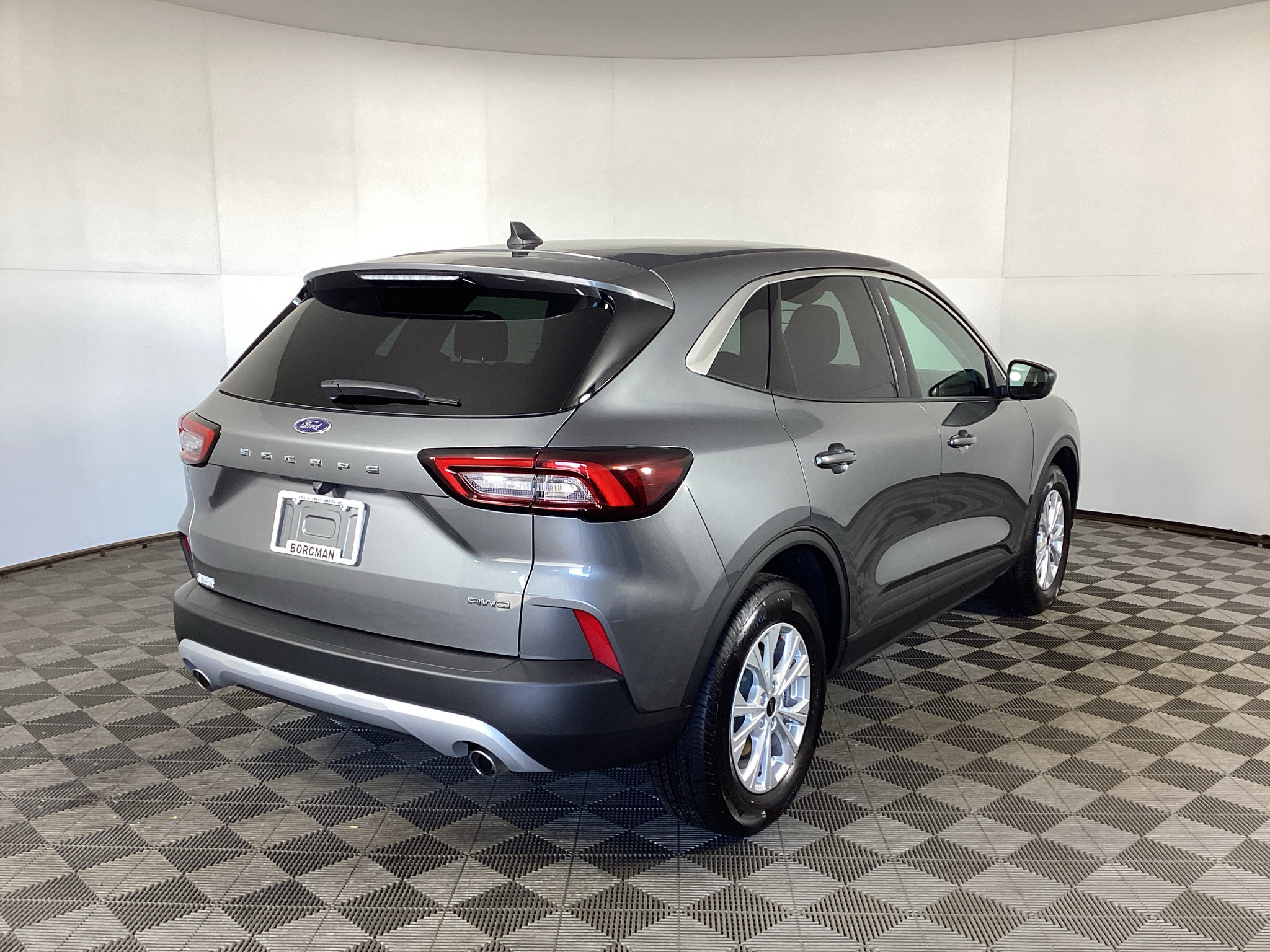 Certified 2023 Ford Escape Active AWD/4WD image 2