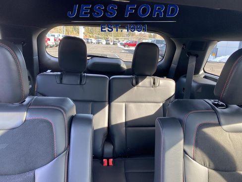Used 2025 Ford Explorer ST image 13