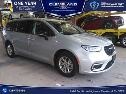 Used 2024 Chrysler Pacifica Touring-L