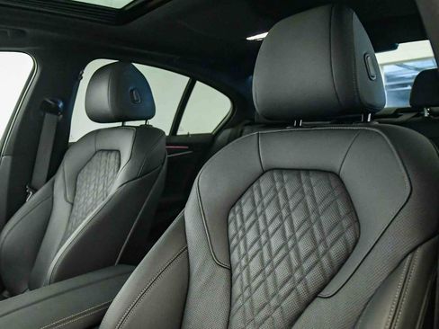 Used 2023 BMW 530i w/ Convenience Package RWD image 18