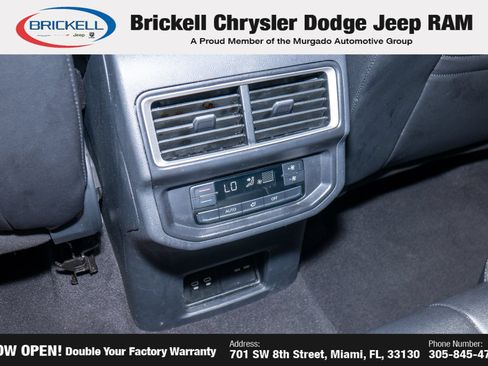 Used 2025 Volkswagen Atlas SE FWD image 27