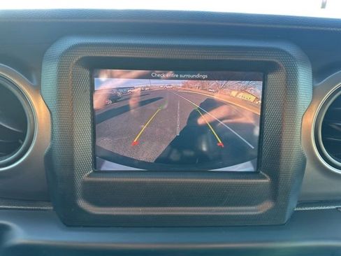 Used 2021 Jeep Wrangler Unlimited Sport image 18