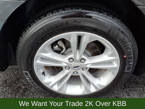 Used 2018 Ford Taurus SE image 24