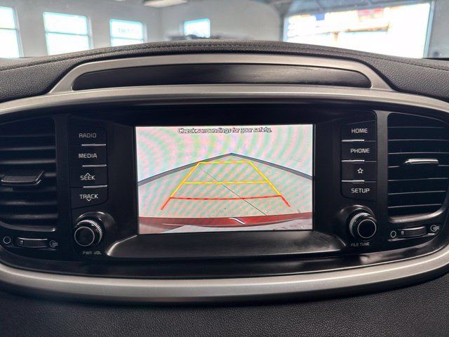 Used 2020 Kia Sorento LX AWD/4WD image 38