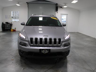 Used 2018 Jeep Cherokee Latitude