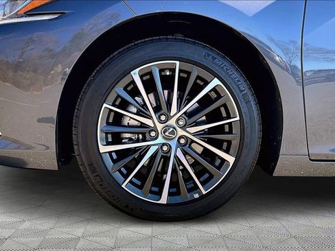 Used 2024 Lexus ES 350 w/ Premium Package image 24