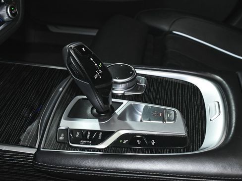 Used 2022 BMW 740i xDrive w/ M Sport Package AWD/4WD image 52