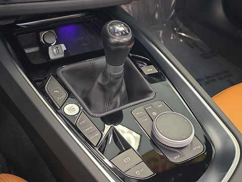 Used 2025 BMW Z4 M40i w/ Premium Package image 26