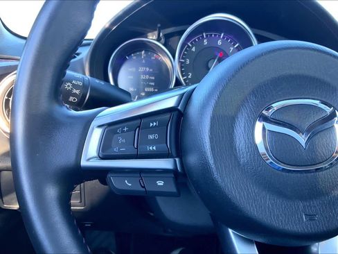 Used 2019 MAZDA MX-5 Miata RF Grand Touring image 19